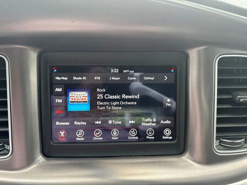 Used 2021 Dodge Charger SXT w/ Leather Interior Group image 18