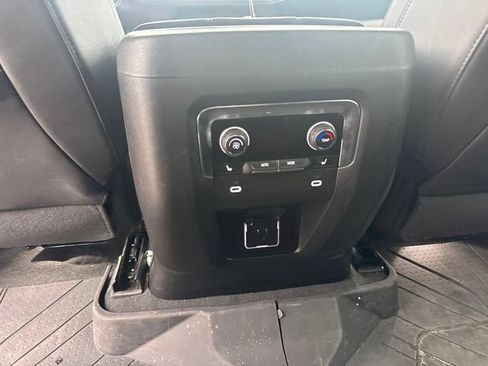 Used 2023 Chevrolet Suburban High Country AWD/4WD image 28