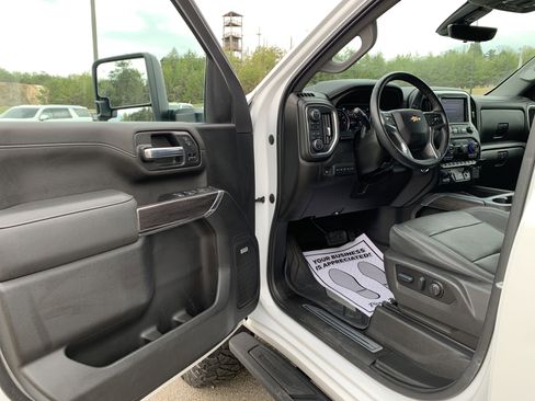 Used 2022 Chevrolet Silverado 3500 LTZ w/ LTZ Convenience Package image 21