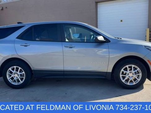 Used 2023 Chevrolet Equinox LS w/ LS Convenience Package image 9