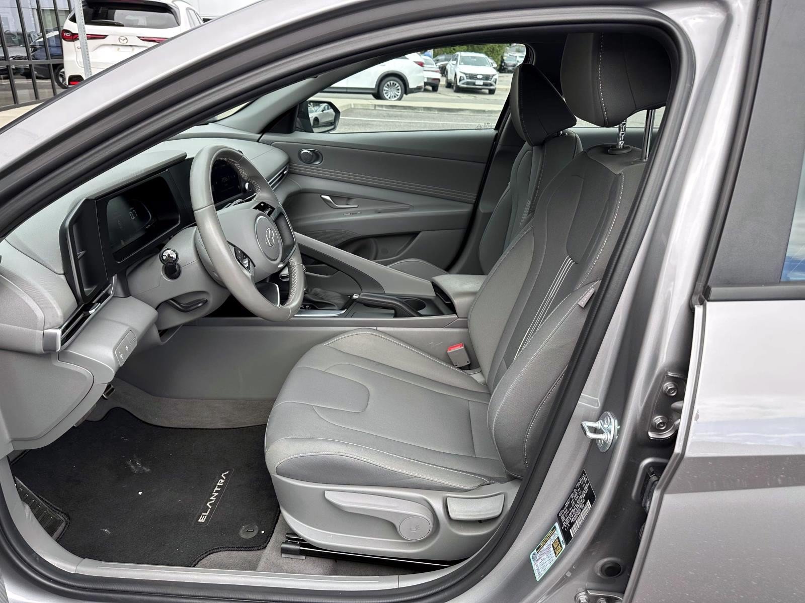 Used 2025 Hyundai Elantra Sport FWD image 11
