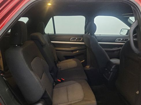 Used 2016 Ford Explorer XLT w/ Equipment Group 201A FWD image 19