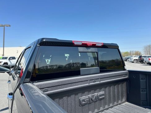 Used 2025 GMC Sierra 1500 Denali w/ Denali Reserve Package AWD/4WD image 33