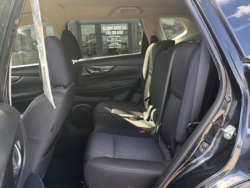 Used 2020 Nissan Rogue SV AWD/4WD image 16