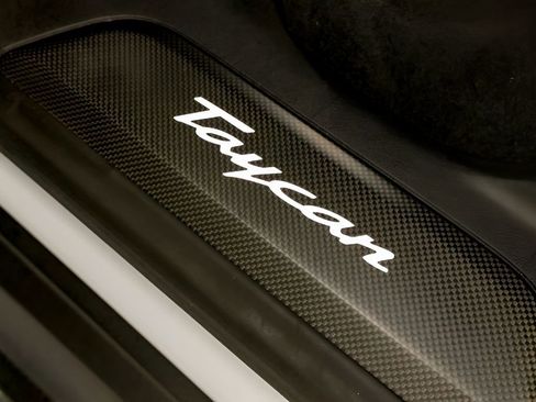 Used 2021 Porsche Taycan Turbo S AWD/4WD image 33