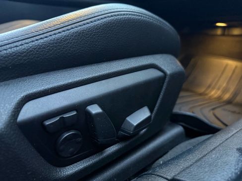 Used 2014 BMW 335i Sedan w/ Technology Package image 57