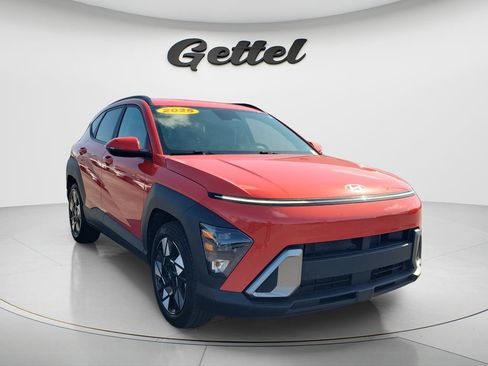 Used 2025 Hyundai Kona SEL FWD image 3
