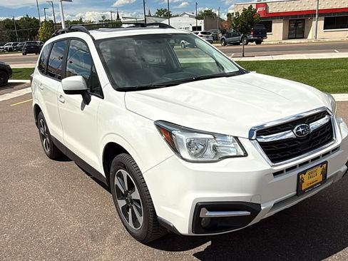 Used 2018 Subaru Forester 2.5i Premium AWD/4WD image 3