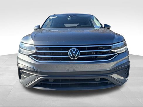 Used 2024 Volkswagen Tiguan SE image 12