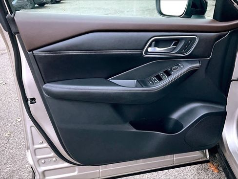 Used 2021 Nissan Rogue SL image 20