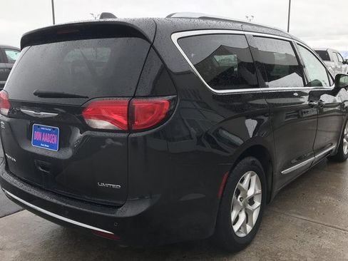 Used 2020 Chrysler Pacifica Limited image 23