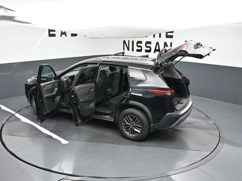 Used 2023 Nissan Rogue S image 42