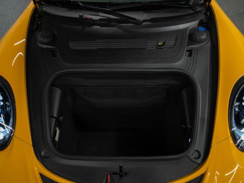 Used 2019 Porsche 911 Speedster RWD image 18