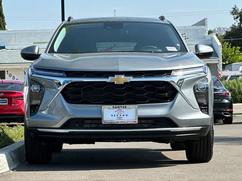 New 2026 Chevrolet Trax LT w/ Driver Confidence Package FWD image 9