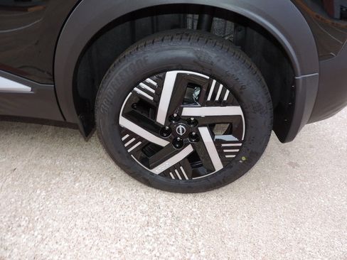 New 2026 Nissan Kicks SV image 10