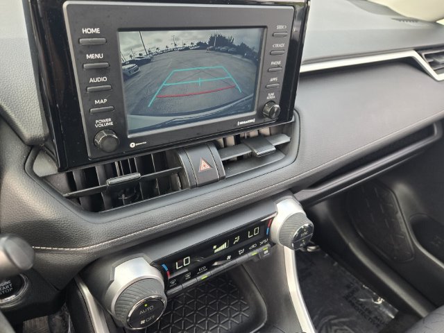 Used 2021 Toyota RAV4 XLE w/ Convenience Package FWD image 23