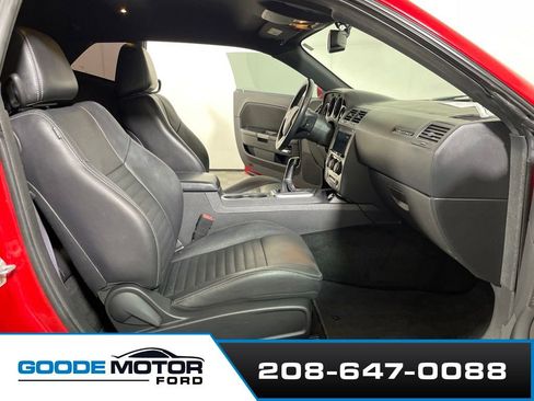 Used 2012 Dodge Challenger R/T RWD image 18