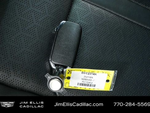 Used 2023 Kia Sorento EX w/ Panoramic Sunroof Package FWD image 41