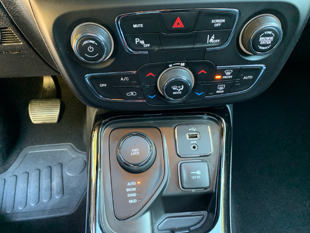 Used 2017 Jeep Compass Limited AWD/4WD image 32