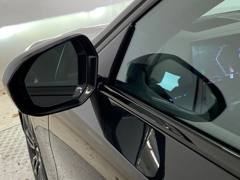 Used 2025 BMW 530i xDrive w/ M Sport Package image 22