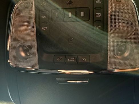 Used 2019 Jeep Grand Cherokee Summit AWD/4WD image 12