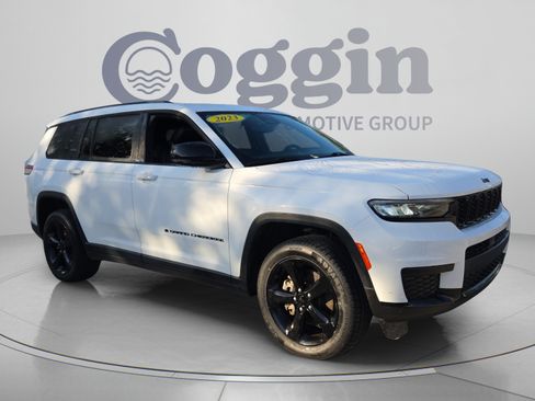 Used 2023 Jeep Grand Cherokee L Laredo RWD image 7