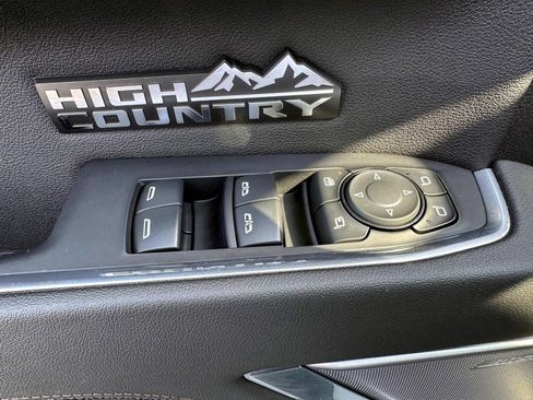 Used 2024 Chevrolet Silverado 1500 High Country w/ Technology Package AWD/4WD image 9
