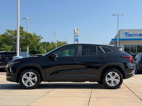 Used 2025 Chevrolet Trax LS FWD image 6