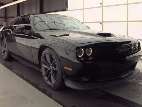 Used 2019 Dodge Challenger R/T w/ Plus Package image 2