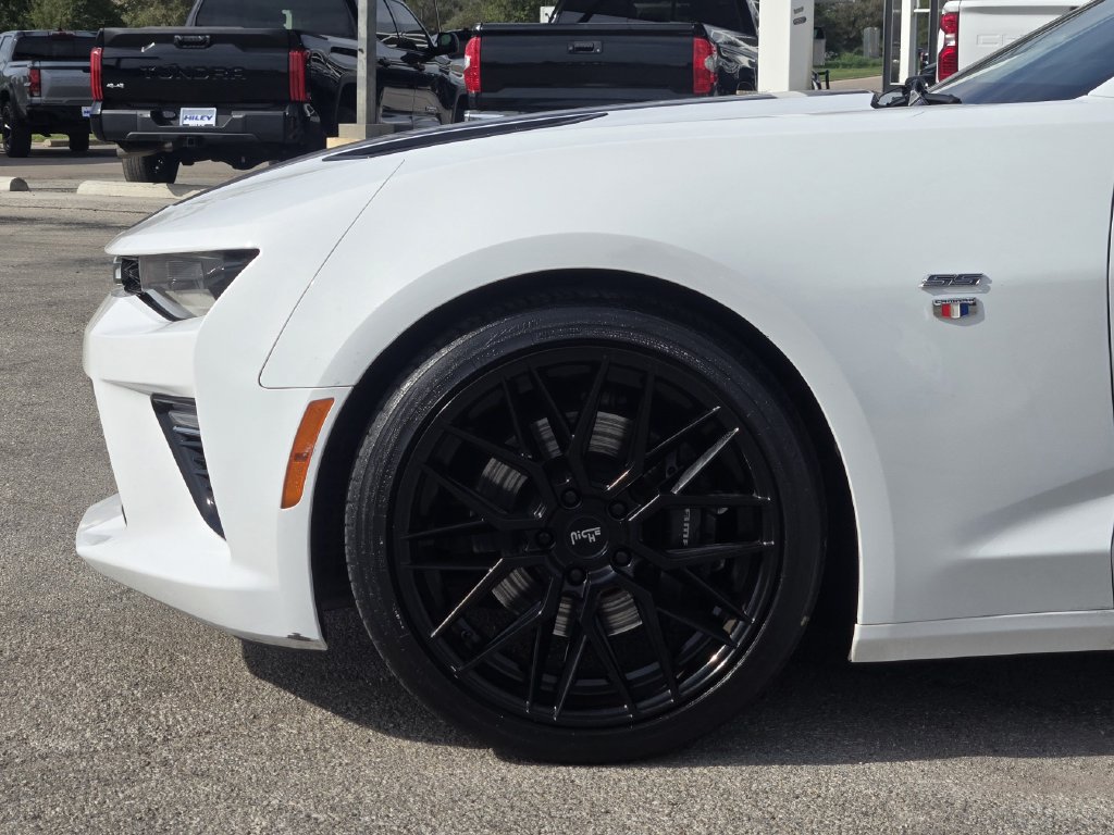 Used 2016 Chevrolet Camaro SS RWD image 8