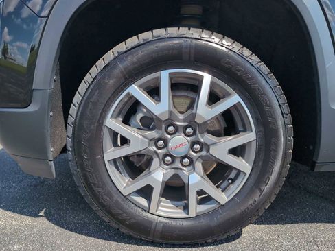 Used 2023 GMC Acadia SLE w/ Driver Convenience Package FWD image 31