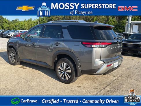 Certified 2025 Nissan Pathfinder SL w/ Cargo Package AWD/4WD image 4