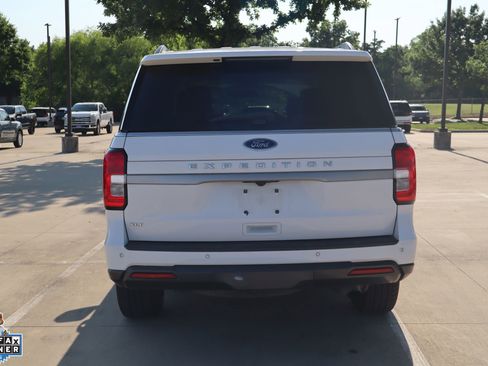 Used 2022 Ford Expedition XLT AWD/4WD image 4