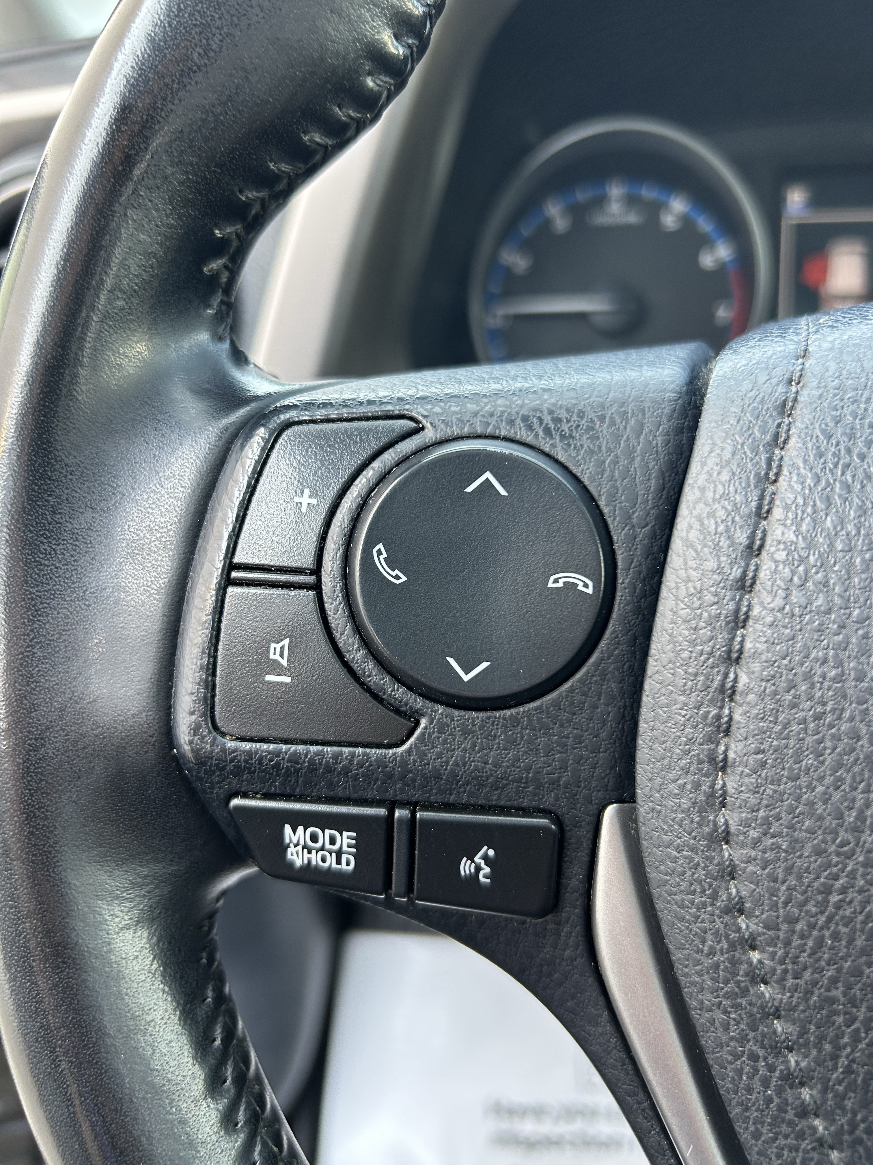 Used 2018 Toyota RAV4 XLE AWD/4WD image 23