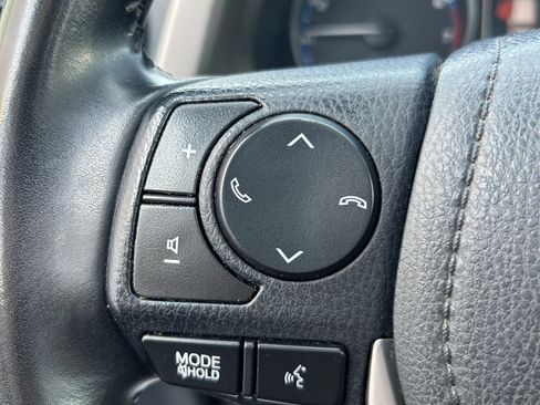 Used 2018 Toyota RAV4 XLE AWD/4WD image 23