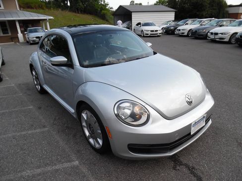 Used 2012 Volkswagen Beetle 2.5 FWD image 8