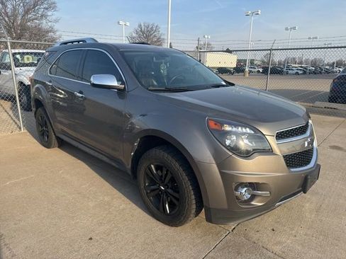 Used 2010 Chevrolet Equinox LT w/ Chrome Appearance Package image 4