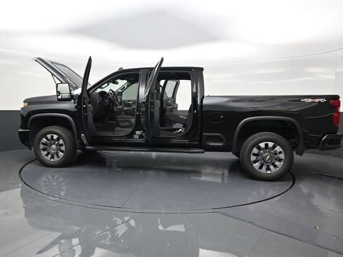 Used 2025 Chevrolet Silverado 2500 Custom w/ Custom Value Package AWD/4WD image 29