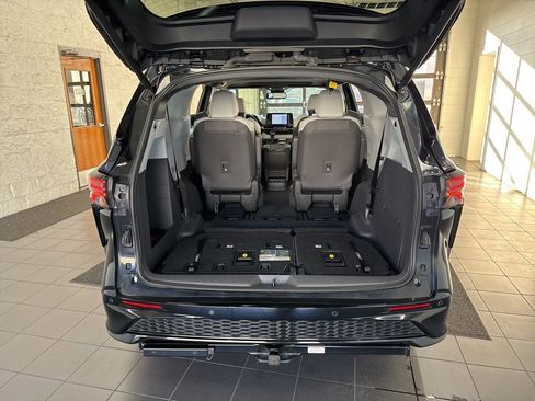 Certified 2023 Toyota Sienna XSE image 9