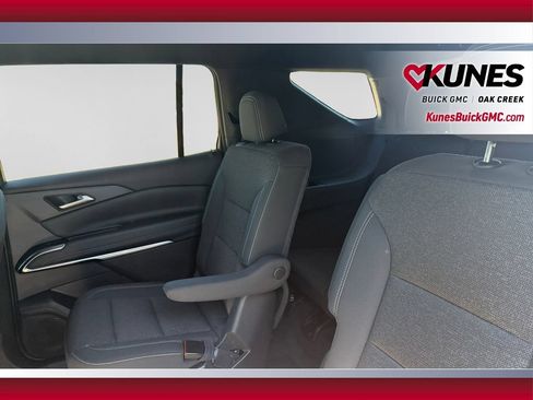 Used 2024 Chevrolet Traverse LT FWD image 14