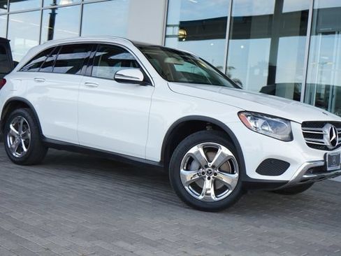 Used 2018 Mercedes-Benz GLC 300 4MATIC image 1