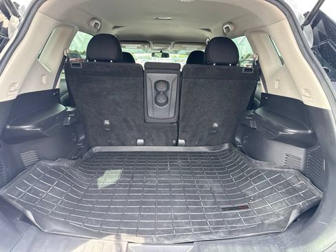 Used 2018 Nissan Rogue S FWD image 11