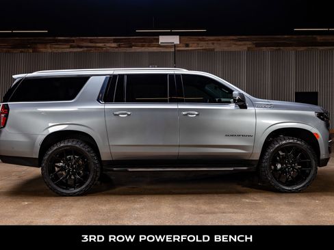 Used 2024 Chevrolet Suburban High Country w/ Advanced Technology Package AWD/4WD image 11