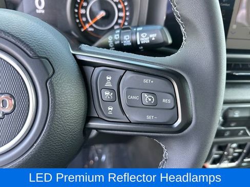 Used 2025 Jeep Wrangler Unlimited Sport AWD/4WD image 19