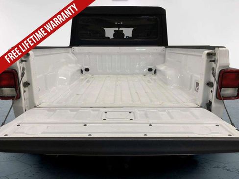 Used 2022 Jeep Gladiator Mojave w/ Trailer Tow Package AWD/4WD image 31