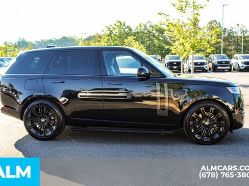 Used 2025 Land Rover Range Rover SE AWD/4WD image 6