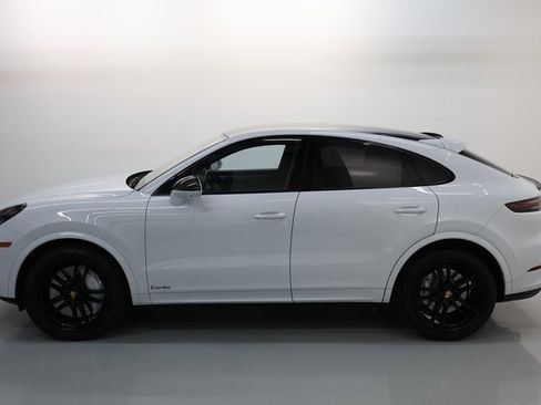 Used 2020 Porsche Cayenne Turbo image 57