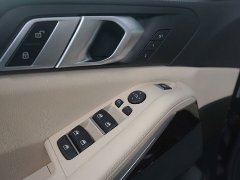 Used 2020 BMW X5 xDrive40i w/ Premium Package image 23