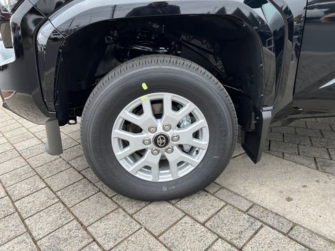New 2026 Toyota Tacoma SR5 AWD/4WD image 18
