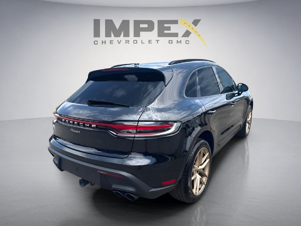 Used 2023 Porsche Macan Turbo AWD/4WD image 12